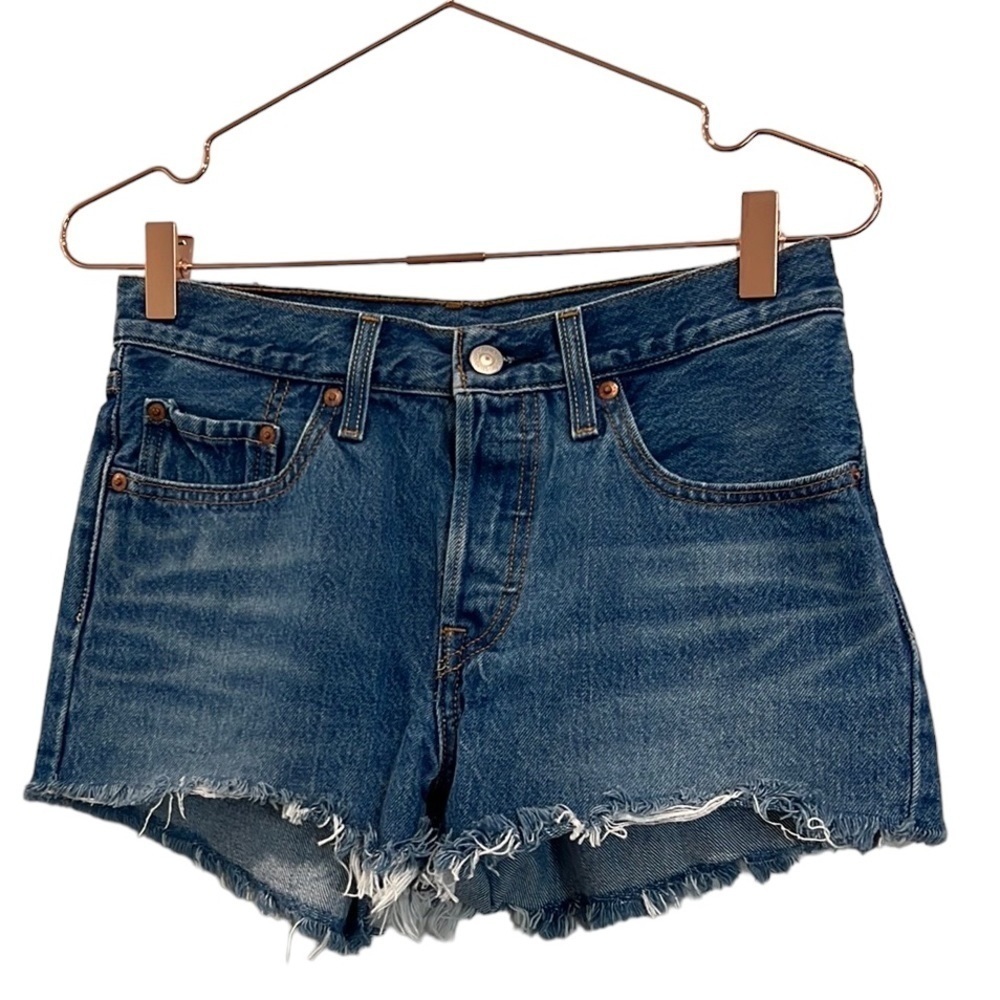 Levi’s denim 501 BUTTONFLY cutoff shorts. Size 26
